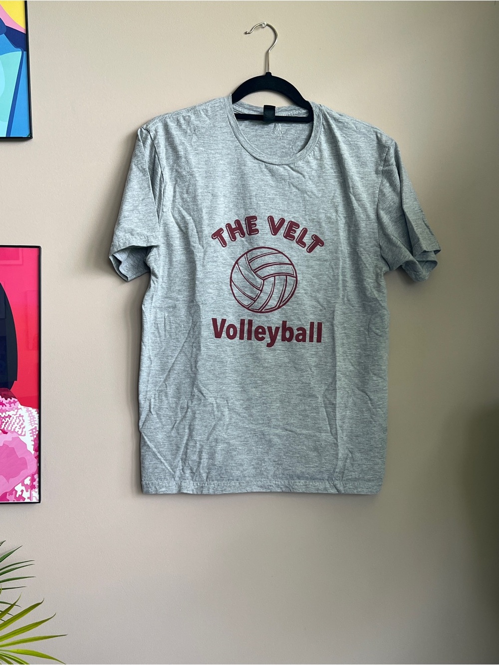 Gildan Softstyle “The Velt Volleyball” Graphic T-Shirt Gray Size Medium